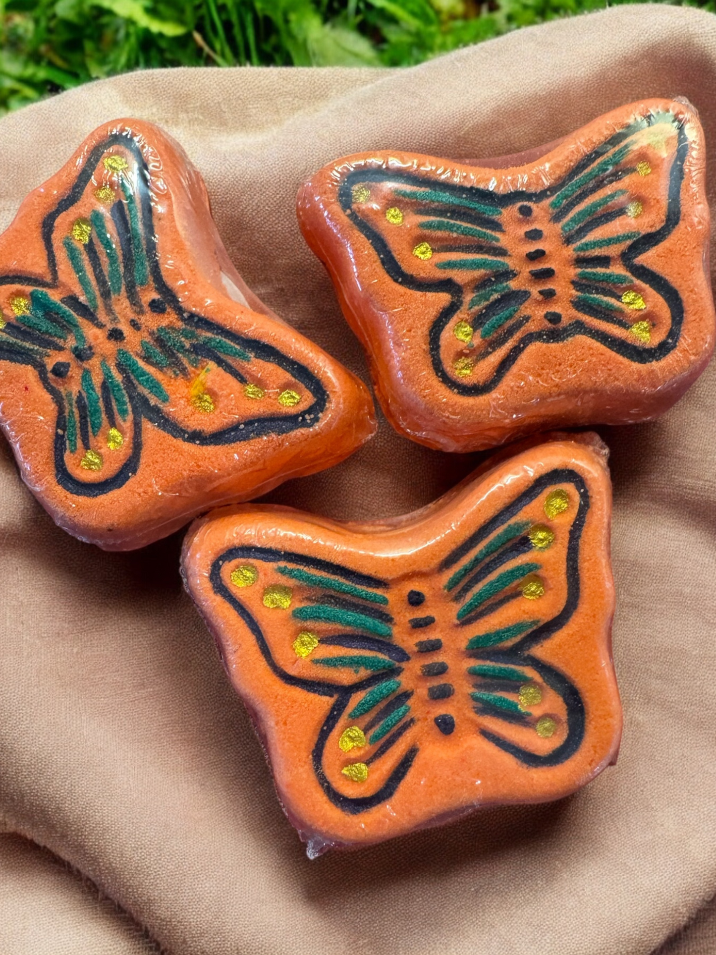 Apple Sage & Amber Bath Bomb (Butterflies)