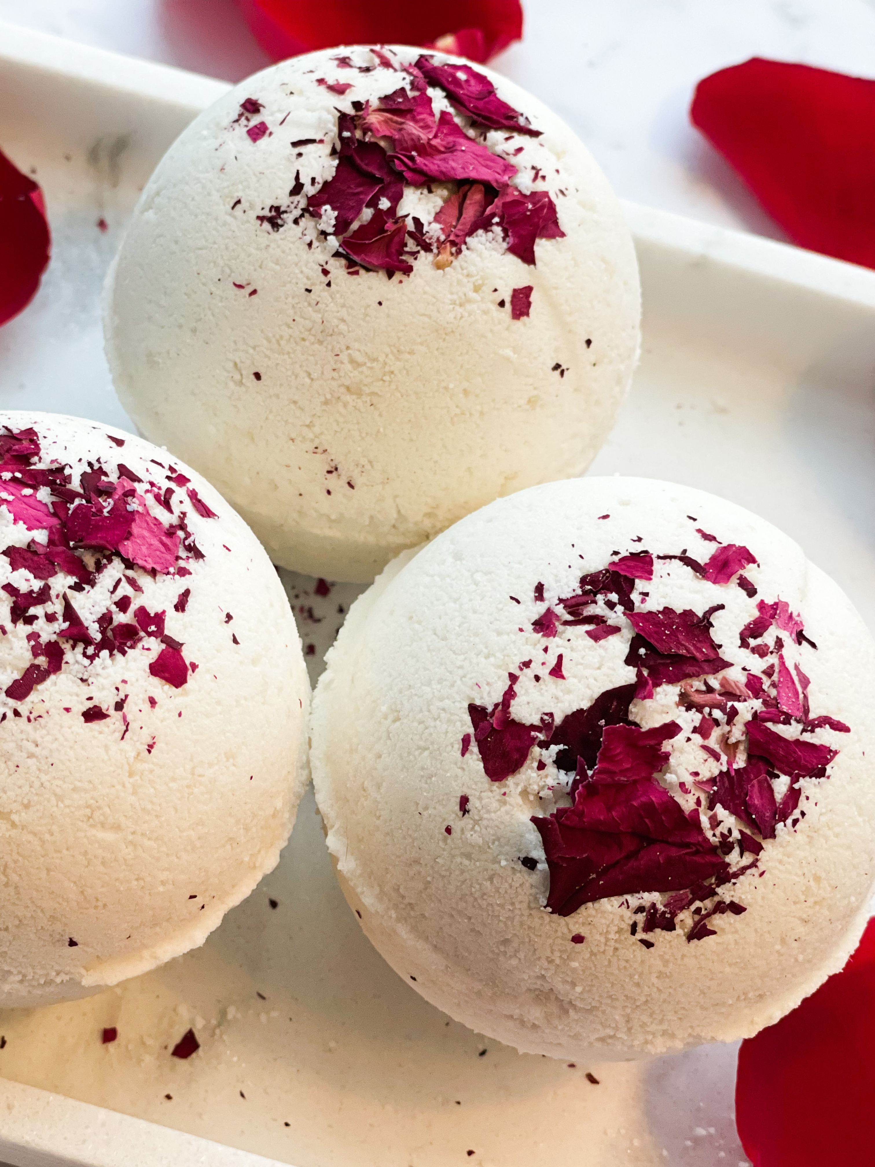 Bath Bomb Heart Shape with Rose Petals and Organic Rose Oil – RELAXCATION